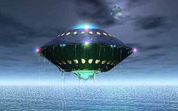 外星-飞船.jpg